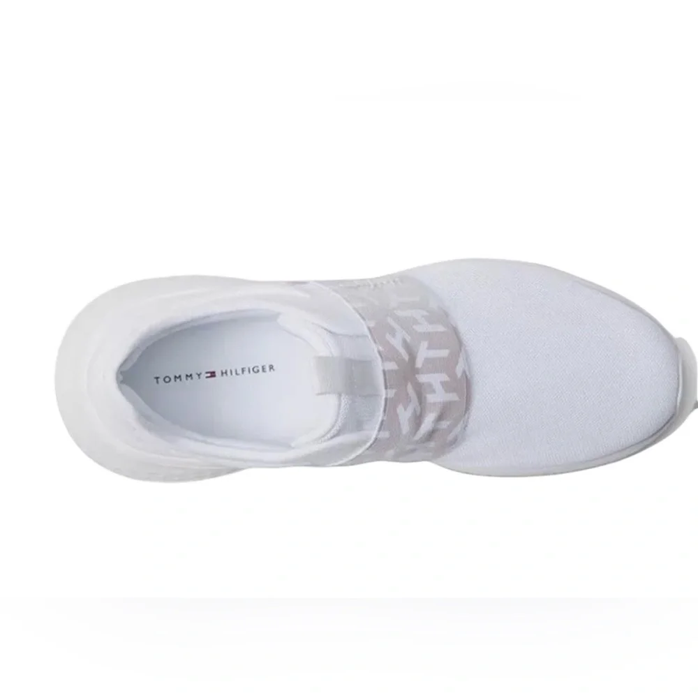 TOMMY HILFIGER NERY LIGHT WATER JOGGER SLIP ON SNEAKER WHITE SIZE 10 MEDIUM